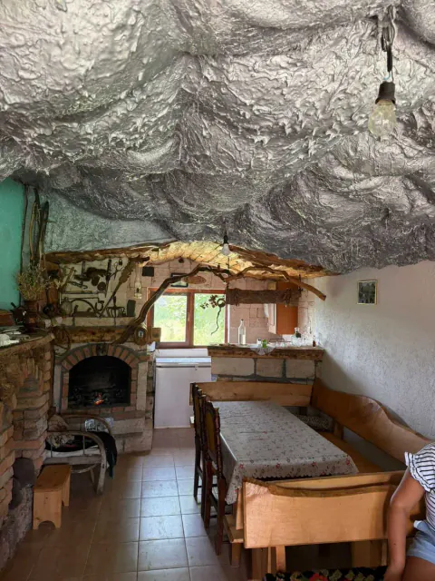 Trpezarija sa kaminom